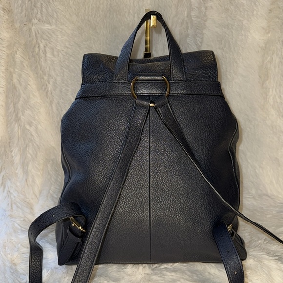 Coach NWOT Billie pebble backpack in Midnight - Picture 2 of 13